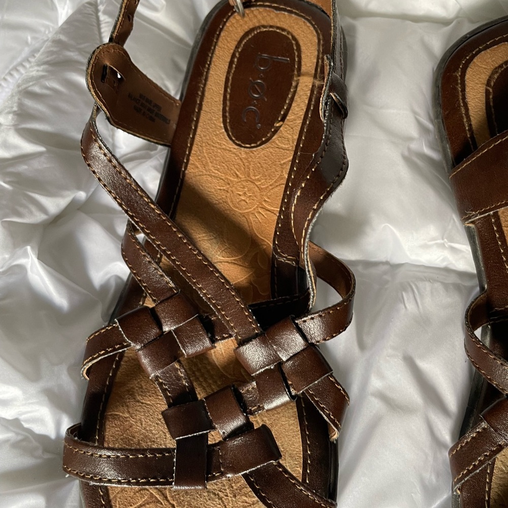 BOC Leather Sandals. - Picture 3 of 7